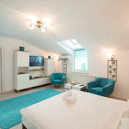Queen Holiday Apartment Bucureşti Exterior foto